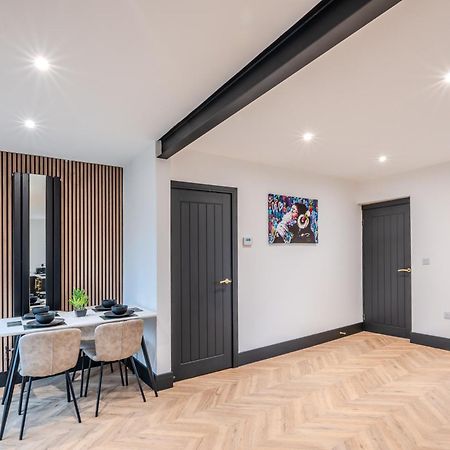 Modern 3Br Home - Private Parking - Tv In Every Bedroom Swansea Luaran gambar
