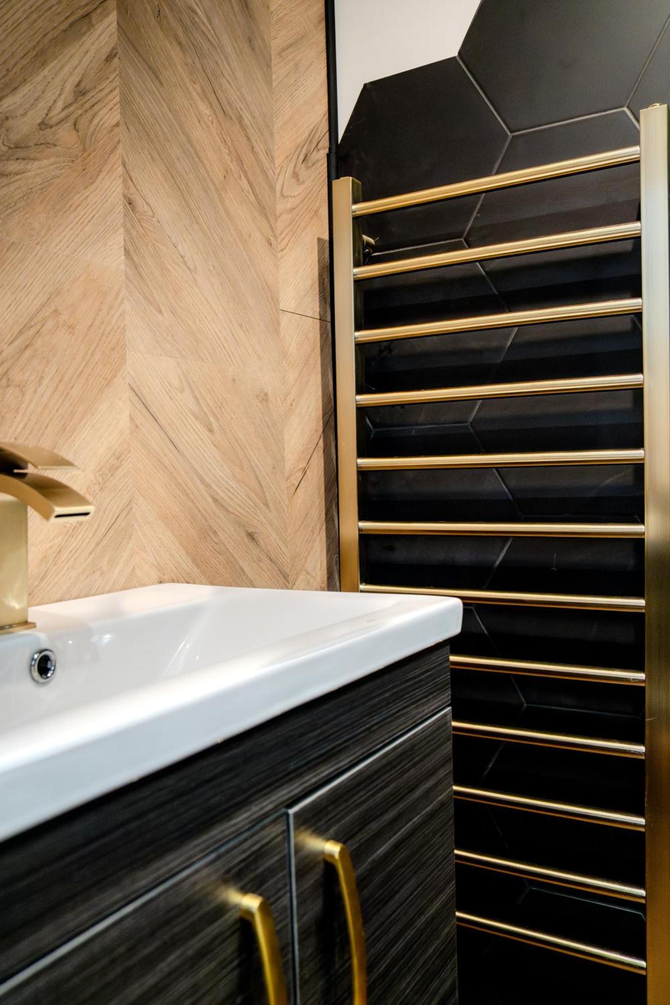 Modern 3Br Home - Private Parking - Tv In Every Bedroom Swansea Luaran gambar